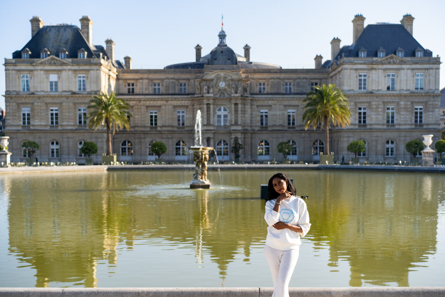 Sweat Unisex Chakra de la Gorge en Coton Bio