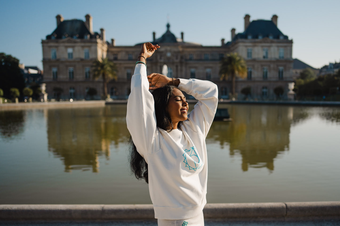 Sweat Unisex Chakra de la Gorge en Coton Bio