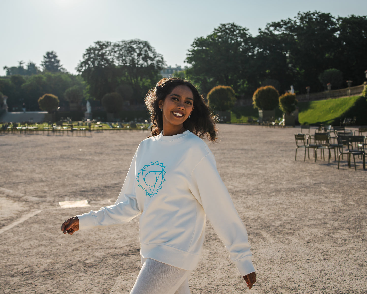 Sweat Unisex Chakra de la Gorge en Coton Bio