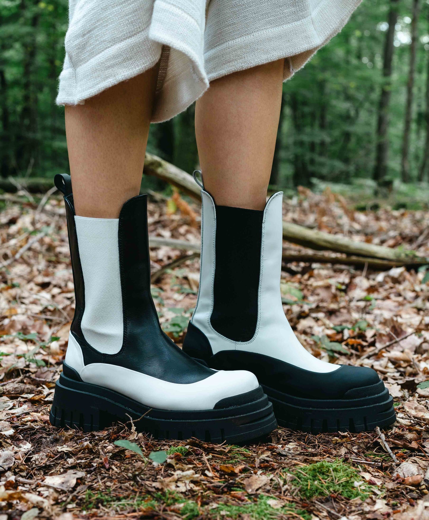 Boots Chelsea Yin & Yang en Cuir - Divine Harmonie