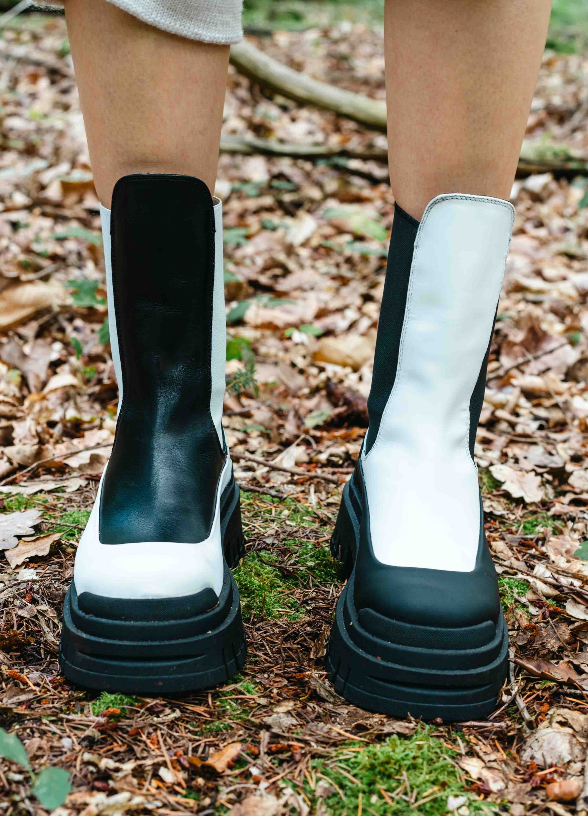 Boots Chelsea Yin & Yang en Cuir - Divine Harmonie