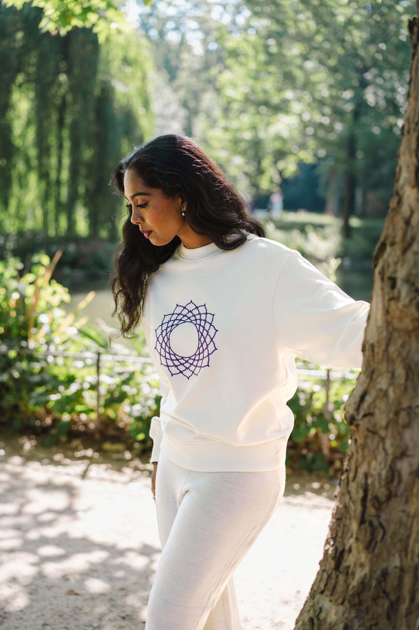 Crown Chakra Unisex Sweatshirt in Organic Cotton 