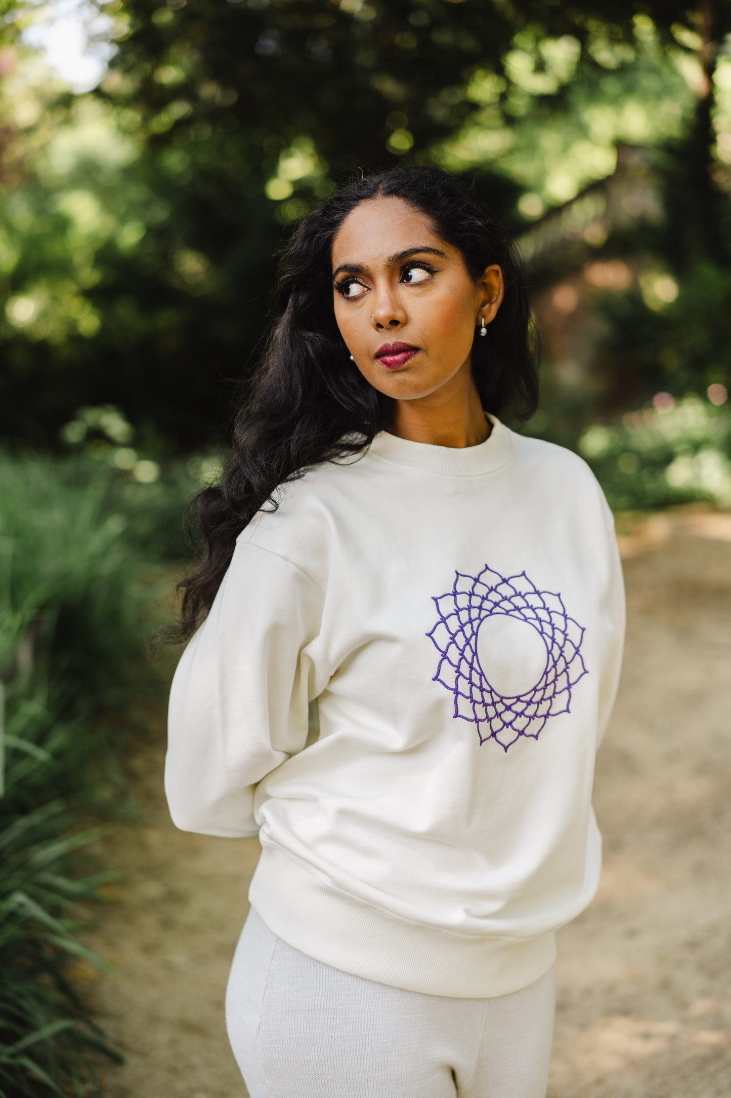 Crown Chakra Unisex Sweatshirt in Organic Cotton 