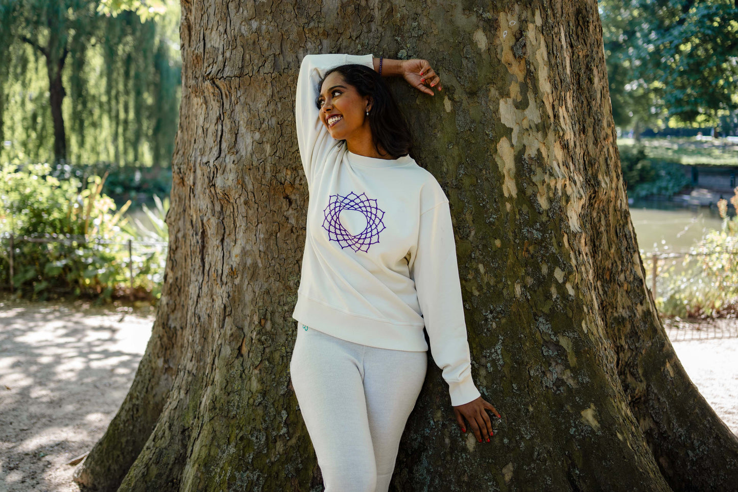 Crown Chakra Unisex Sweatshirt in Organic Cotton 